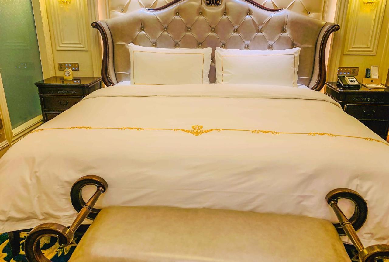 Hotel Wyndham Grand Kunming East Esterno foto