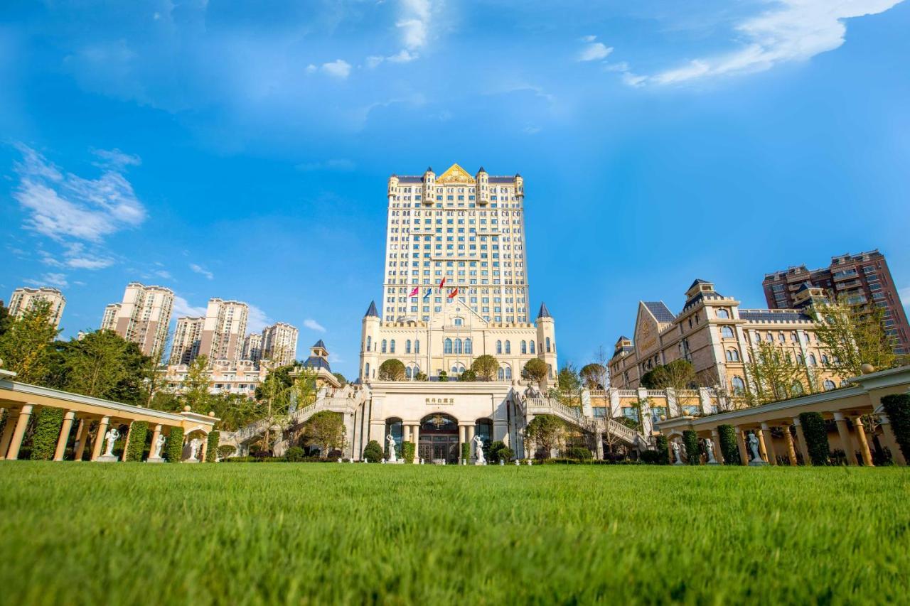 Hotel Wyndham Grand Kunming East Esterno foto