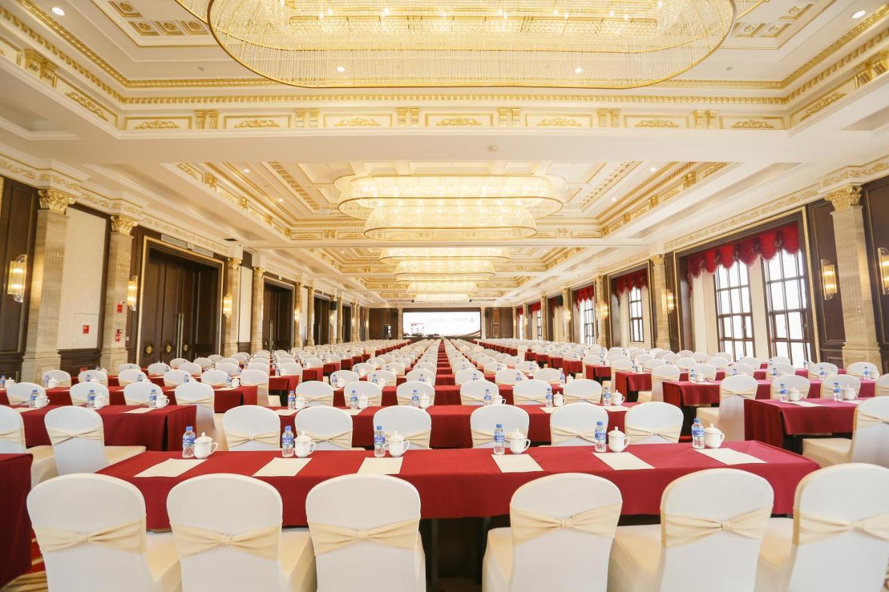 Hotel Wyndham Grand Kunming East Esterno foto