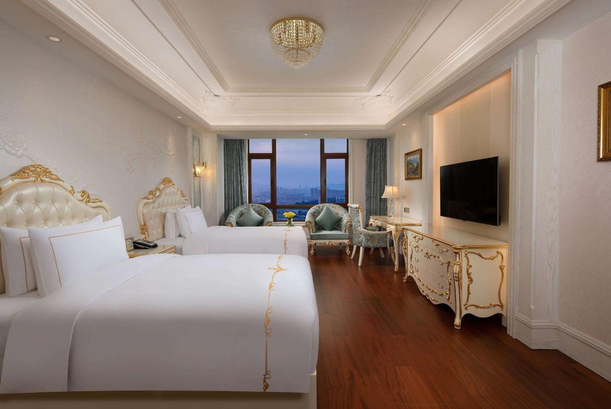 Hotel Wyndham Grand Kunming East Esterno foto